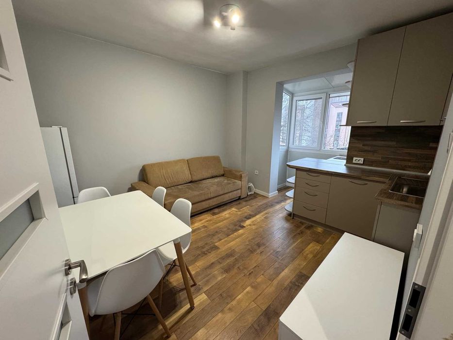 Дава се под наем Двустаен апартамент в София, Студентски град - 50 кв.м за 663 € - Снимка #1