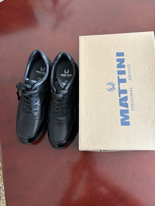 Продам мужские кросовки