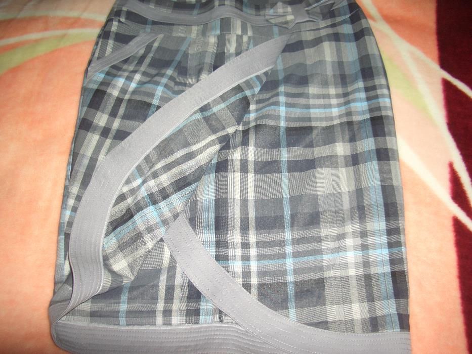 Fusta noua fara eticheta marimea 42, foarte frumoasa