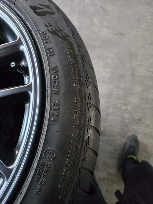 4 Броя 235/45/18 Bridgestone 2x5,8mm 2x5,5mm 24dot