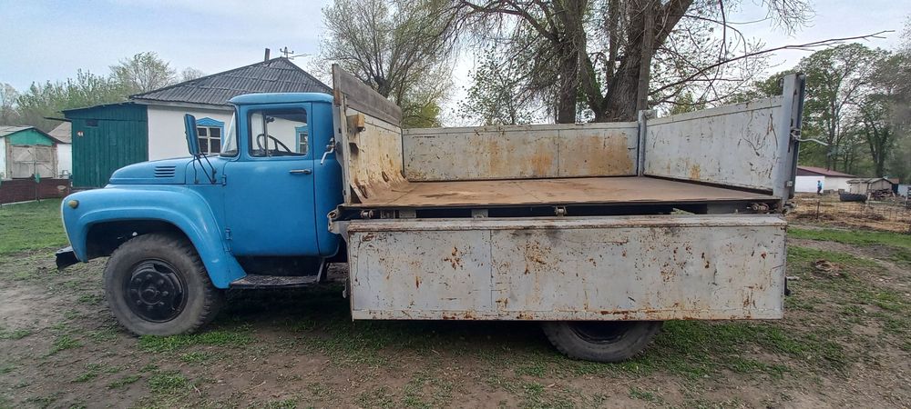 Зил самосвал в хороший состояние.