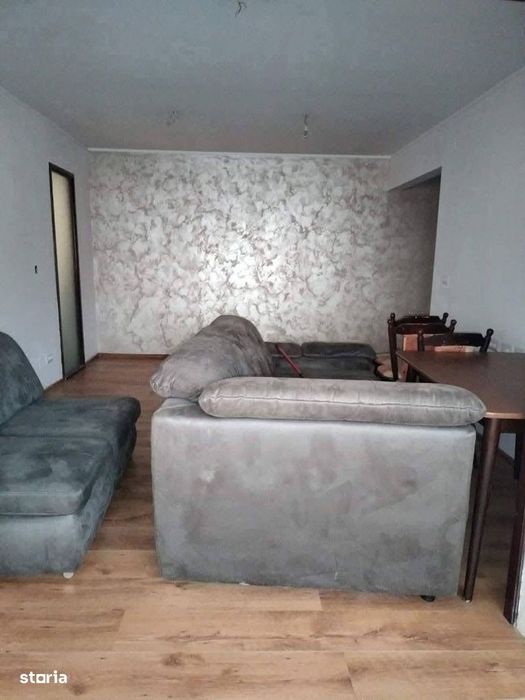 De vanzare apartament cu 2 camere și balcon, 82 mp, zona Roman Voda