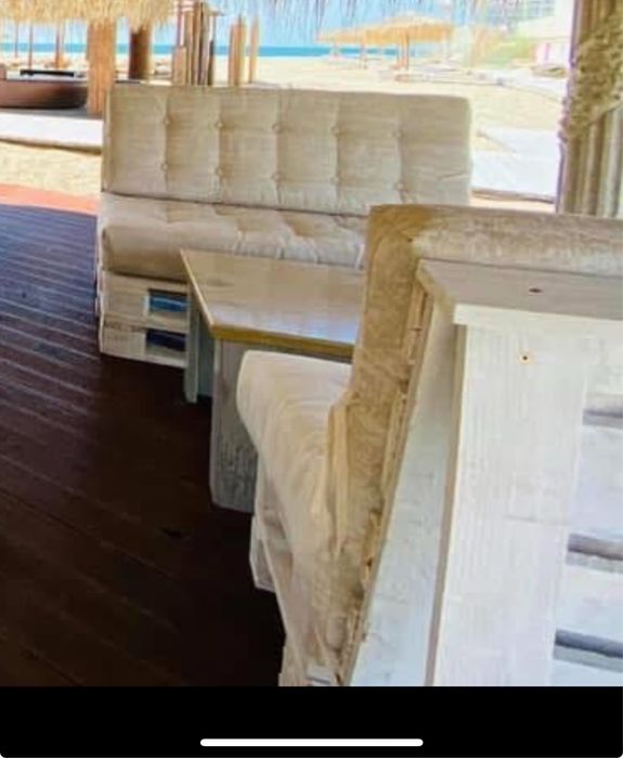 Дивани от палети с декоративни седалка и гръб