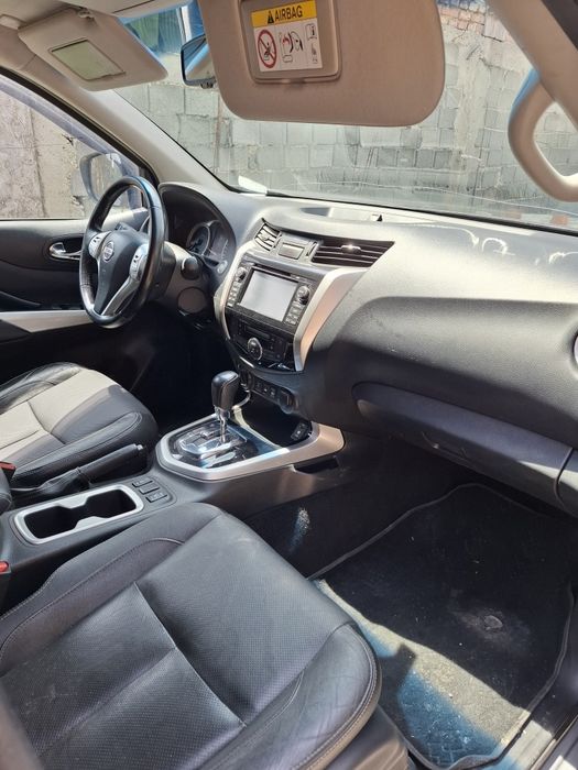 Nissan Navara 2018 automat xenon  piele trapa  diferențial blocabil, cam 360, (nu Ford Ranger, Mitsubishi L200, Toyota Hilux)
