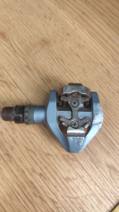 Педал за велосипед shimano професионален.