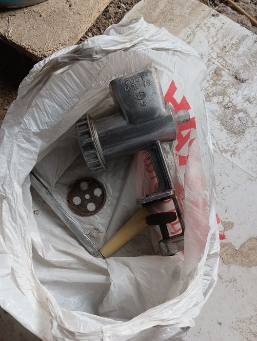 Мясорубка ручной