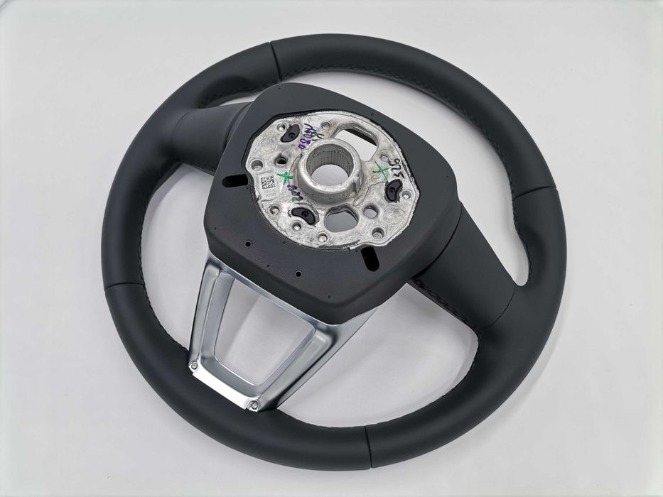 Нов Черен Кожен Волан Audi Q2 GA 81A 81A419091AE