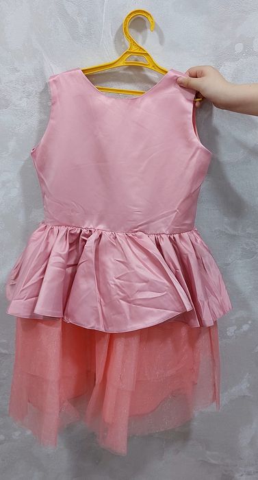 Продам платье для девочки