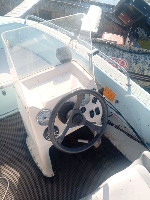 Продам лодку с мотором