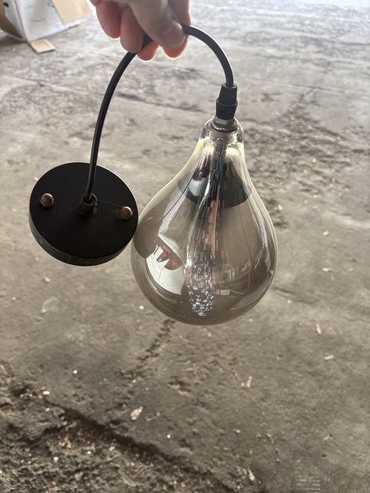 Продам люстру.     потолочную