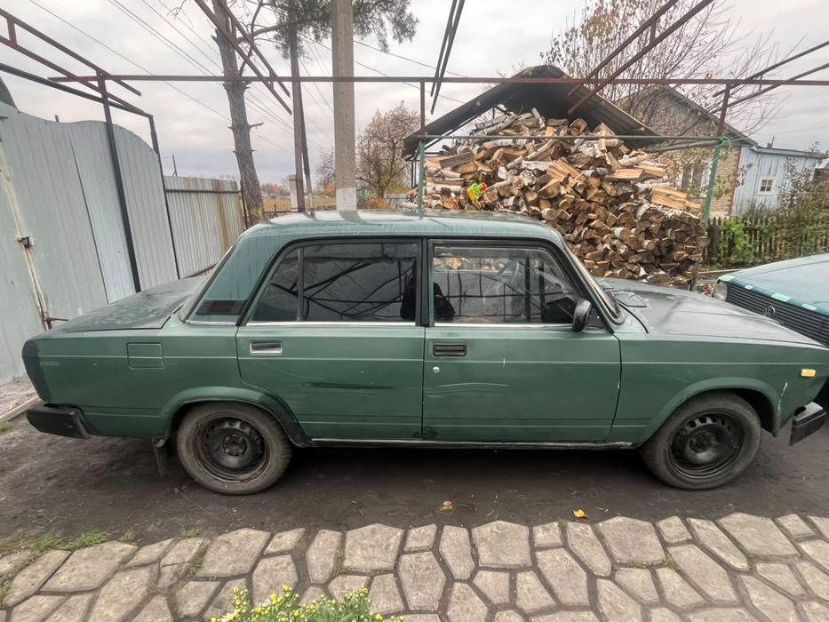 Продам машину  ..