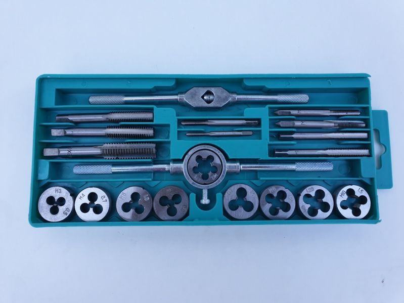 Trusa tarozi si filiere 20 piese M3-M12