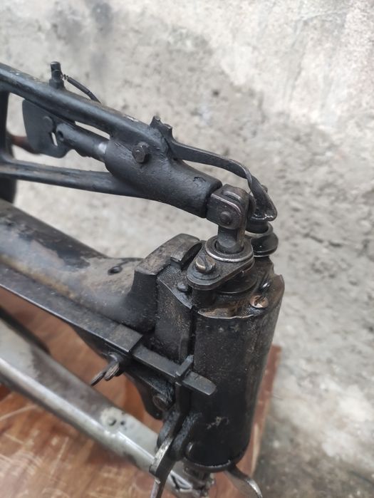 Продавам оригинална немска сарашка машина ADLER.