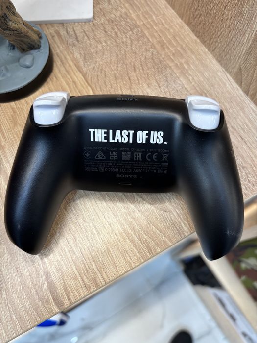 Один из нас джойстик пс5 dualsense