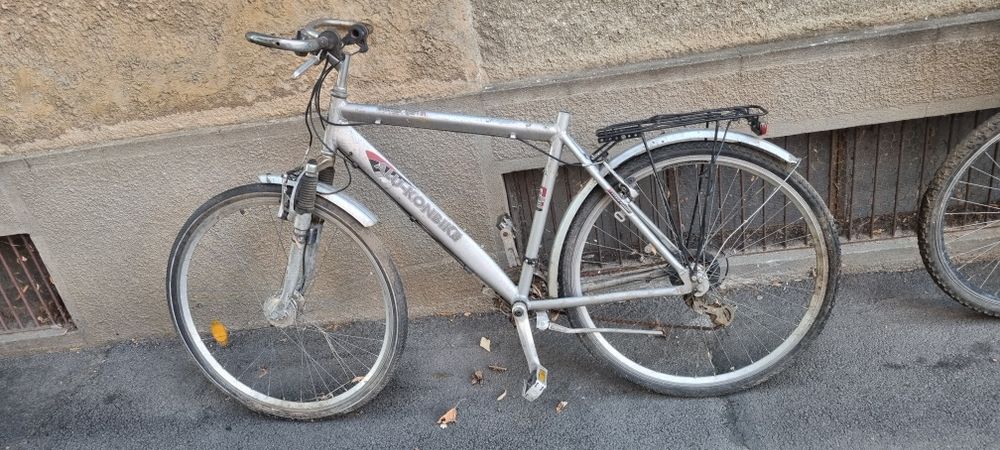 Bicicleta cu roti de 28