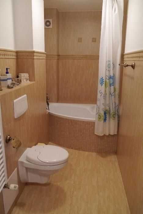 Inchiriez apartament cu 3 camere