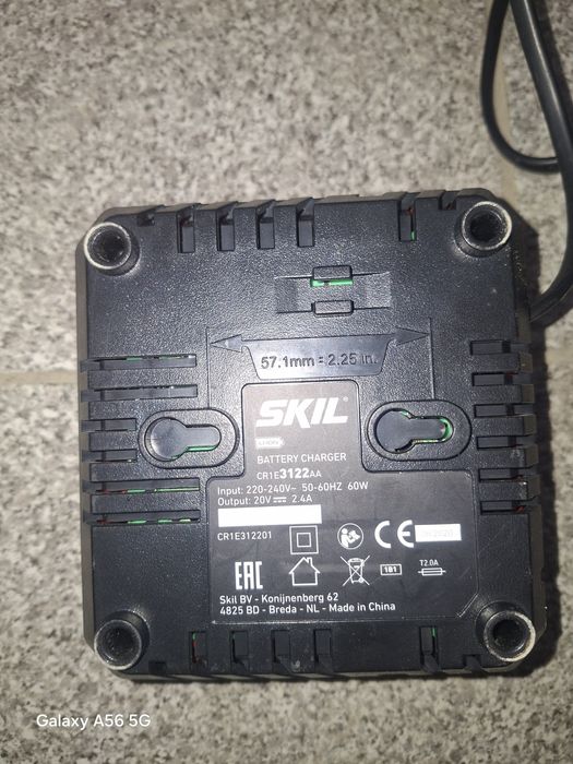 Продавам акумолаторен ъглошлайф SKIL 125m.m. 18V. Отличен.