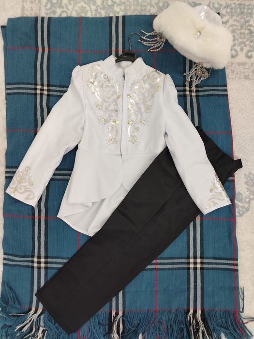 Продам казахский национальный костюм для девочки