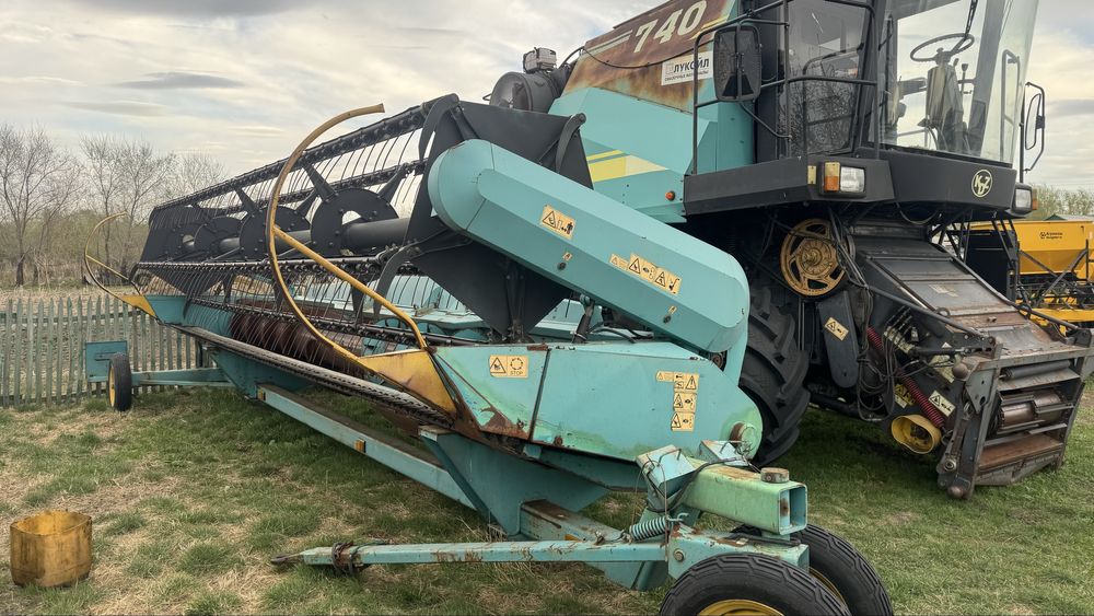 Продам комбайн Есиль 740