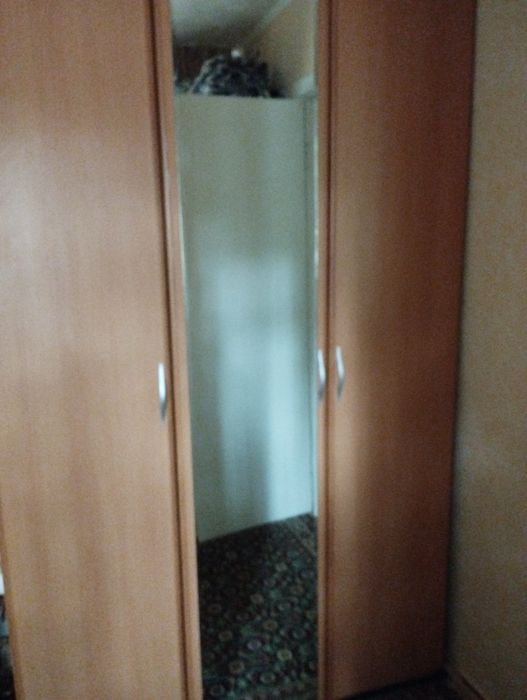 Шифоньер трехстворчатый