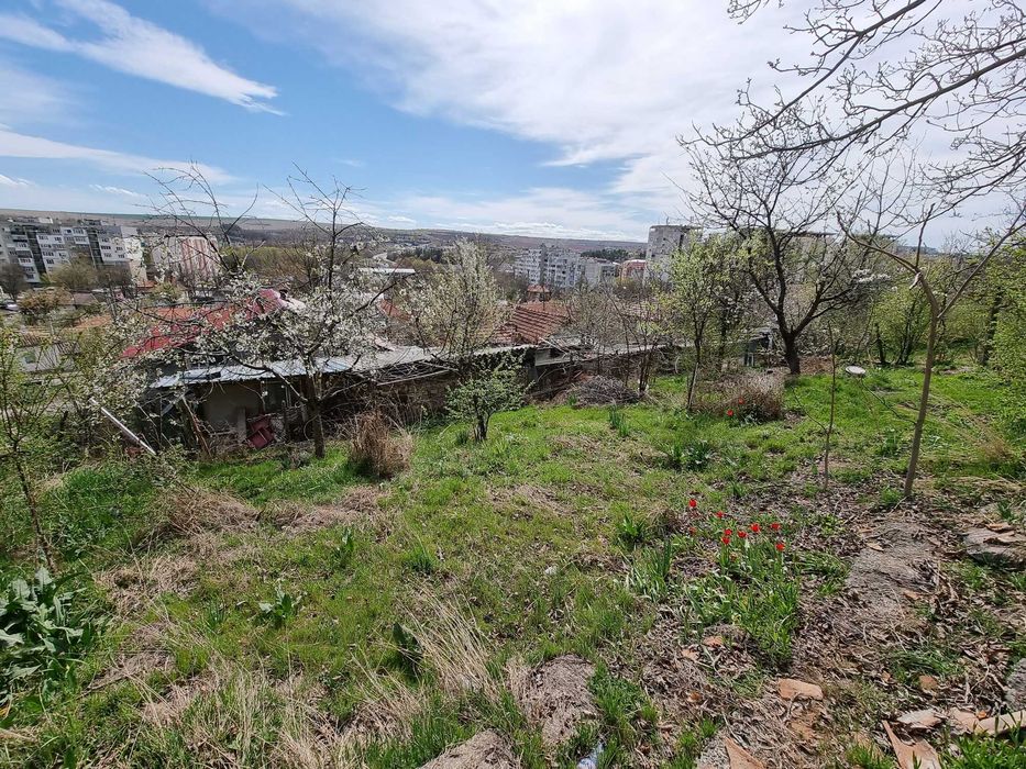 1655-Продава се едноетажна къща за събаряне в кв. "Хърсате"!