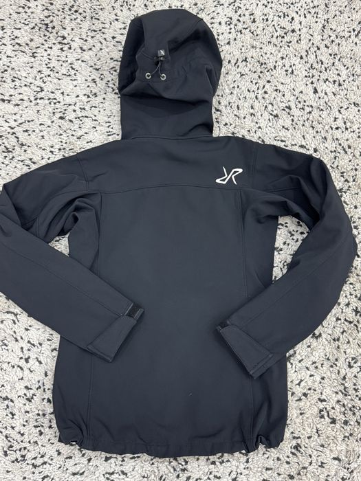 Дамско софтшел яке REVOLUTION RACE . Размер XS