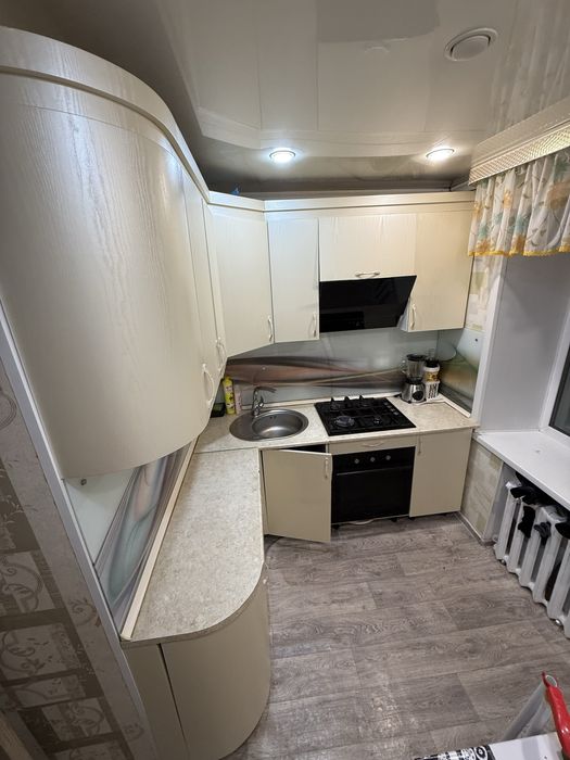 Кухонный гарниртур сатылады