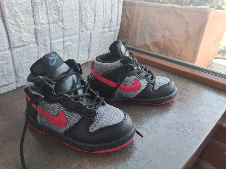 маратонки за момиче кецове,спортни обувки Nike,найк,номер 25,5