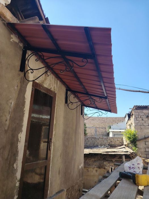 Установка козырьков^