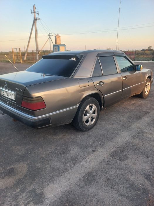 Мерседес бенс 124