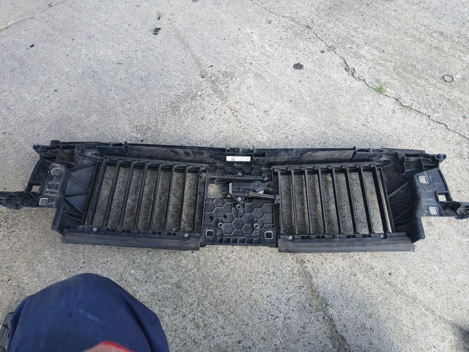 Piese mercedes c clas  w206  intaritura grila fata