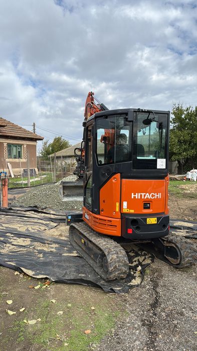 Inchiriez/Inchirieri miniexcavator de 3t + Picon
