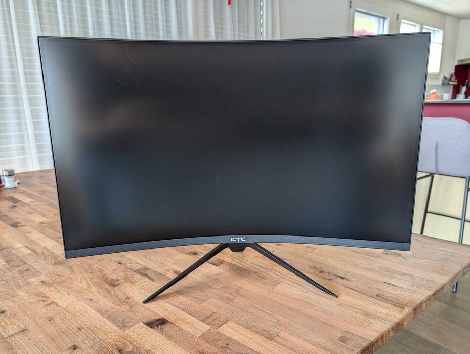Монитор KTC 32" Curved, 240Hz, 1440P QHD FAST IPS панел, HDR400