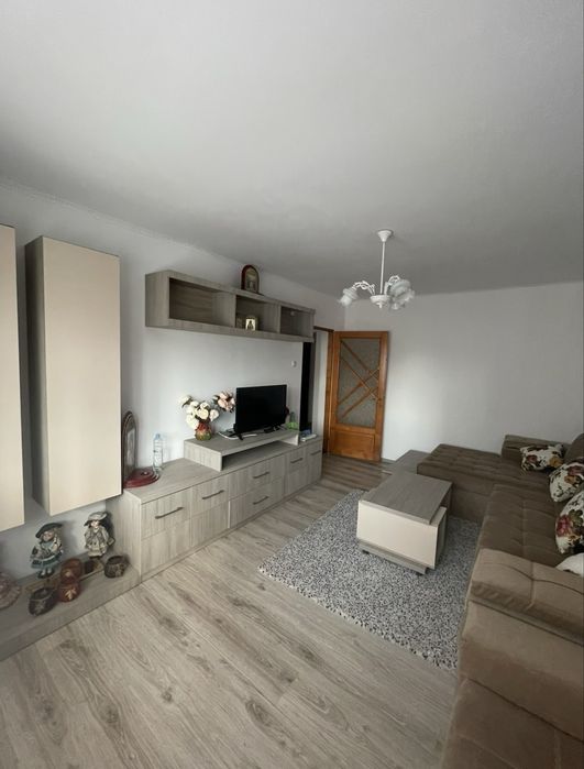 Apartament cu 4 camere de inchiriat in Slatina