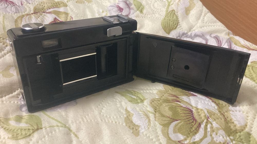 Плёночный фотоаппарат «Силуэт•Электро»