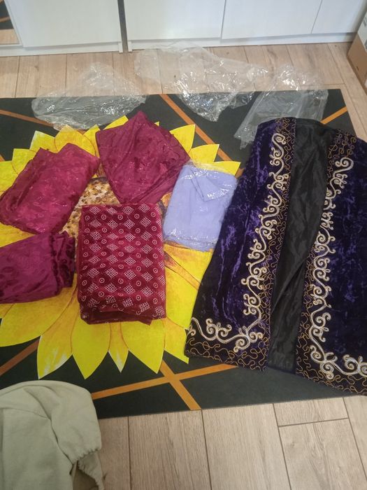 Все отдам за 10 тыс отрезки материалы, бархатный камзол на подкладке