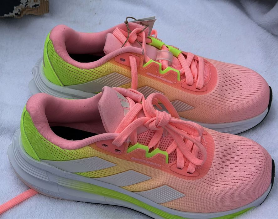 Adidas уникални дамски сникърси нови 38 2/3
