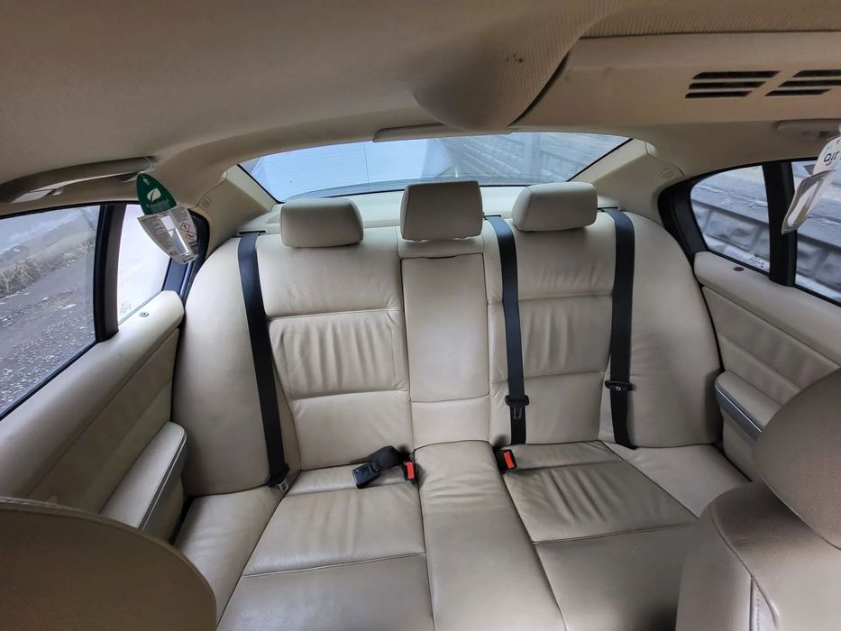 Dezmembram BMW E90 USA FATA STANGA/ USA SPATE STANGA/USA FATA DREAPTA