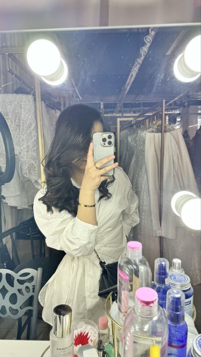 Белая стильная рубашка