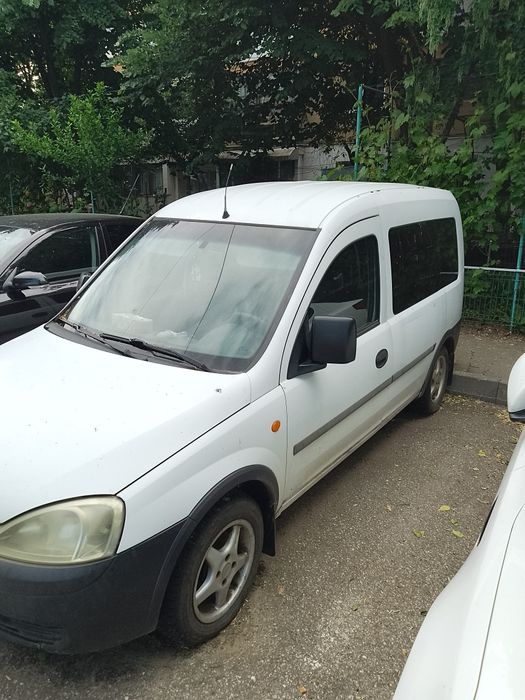 Vând Opel combo cu gpl