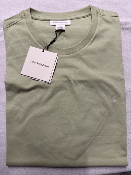Tricou Calvin Klein L nou