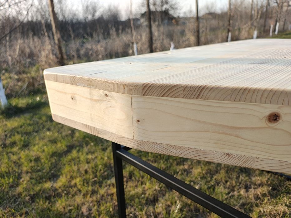 Birou la comanda din lemn masiv si cadru metalic