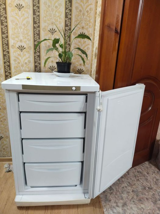 Indesit морозильник в рабочем состоянии