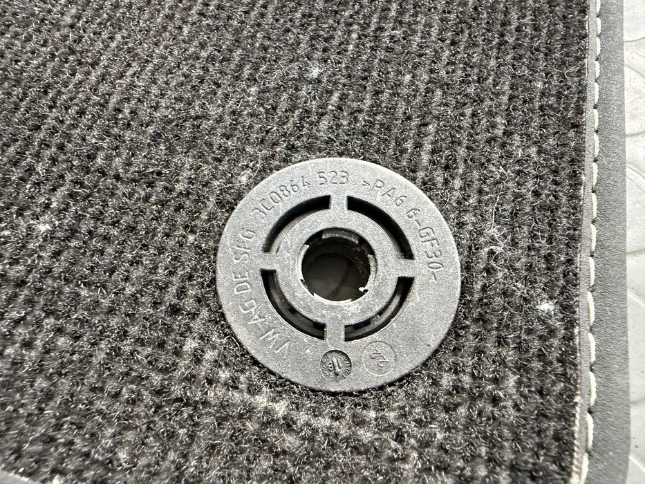 ОРИГИНАЛЕН КОМПЛЕКТ 4бр. Мокетени Стелки за *Audi Q7 2015г-2024г*