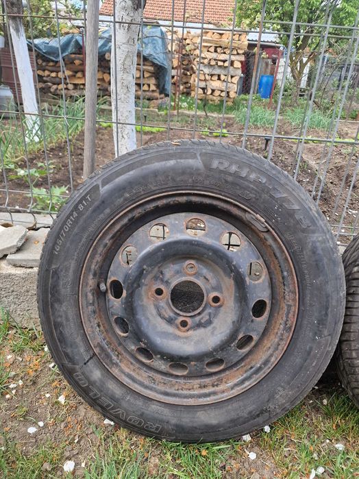 vanzare 5 anvelope 165/70R14 81T Rovelo de vara