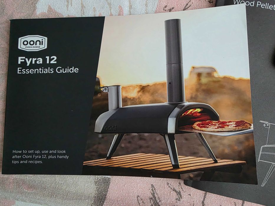 Фурна за пица Ooni Fyra 12 - на дървени пелети