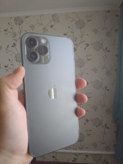 Продам 12 про макс