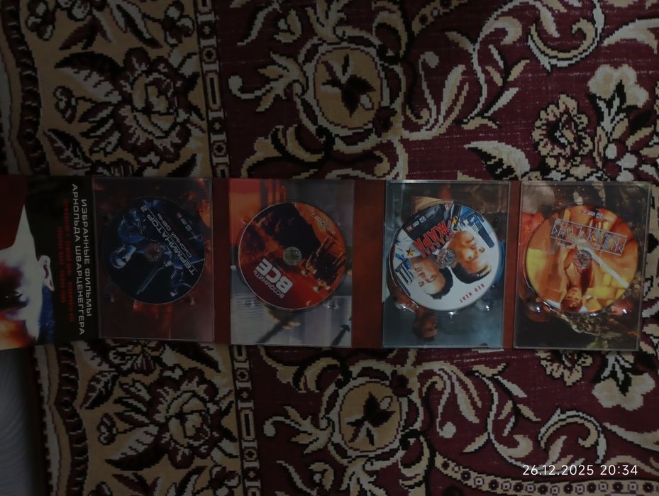 Диски с фильмами лецинзионные