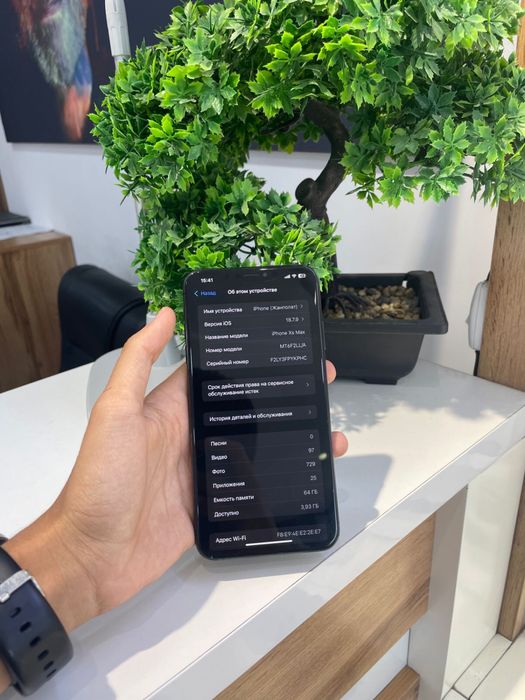 Iphone xs max 64 GB.