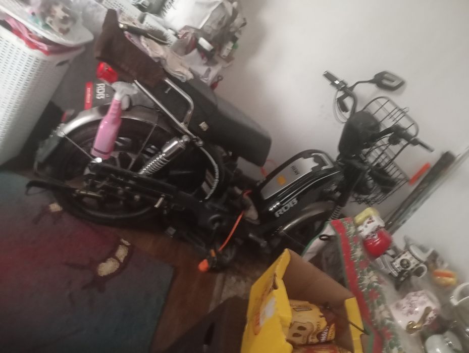 Vând motoscuter electric